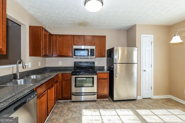 1870 Grove Way, Hampton, GA 30228