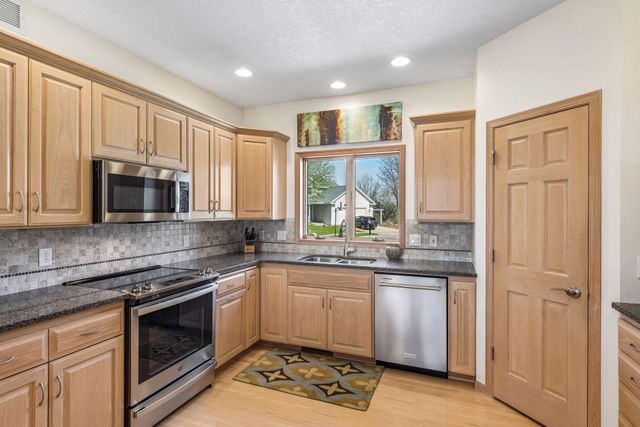 2708 Century Lane NE, Rochester, MN 55906