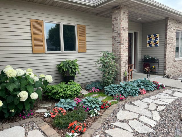 2708 Century Lane NE, Rochester, MN 55906