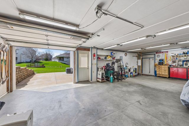 2708 Century Lane NE, Rochester, MN 55906