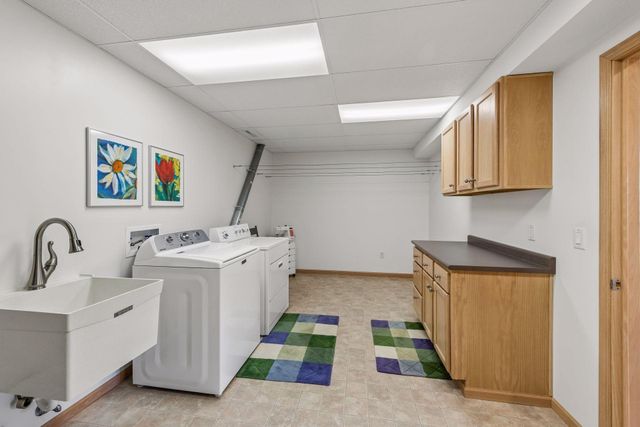 2708 Century Lane NE, Rochester, MN 55906