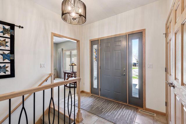 2708 Century Lane NE, Rochester, MN 55906