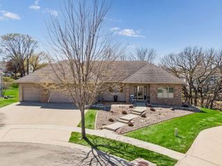 2708 Century Lane NE, Rochester, MN 55906