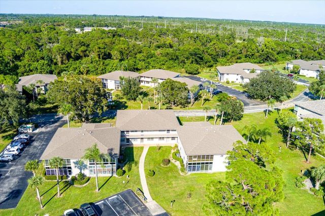 28 Lake Vista Trl Apt 105, Port St Lucie, FL 34952