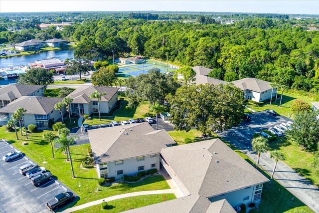 28 Lake Vista Trl Apt 105, Port St Lucie, FL 34952