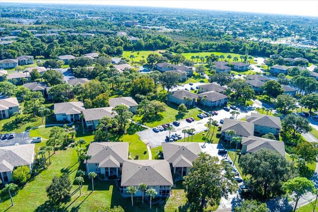 28 Lake Vista Trl Apt 105, Port St Lucie, FL 34952