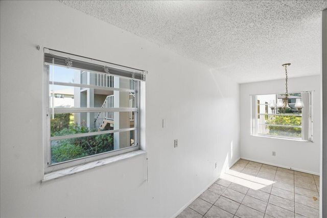 28 Lake Vista Trl Apt 105, Port St Lucie, FL 34952