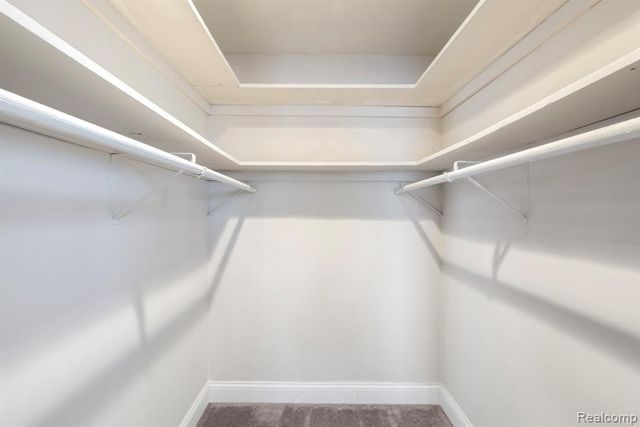 12800 S Daily Drive, Sterling Heights, MI 48313