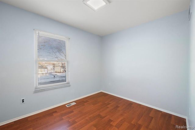 12800 S Daily Drive, Sterling Heights, MI 48313