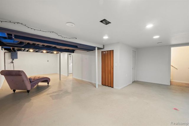 12800 S Daily Drive, Sterling Heights, MI 48313