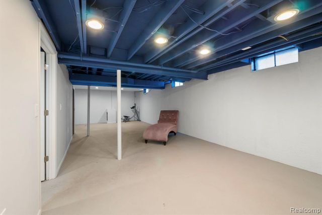 12800 S Daily Drive, Sterling Heights, MI 48313