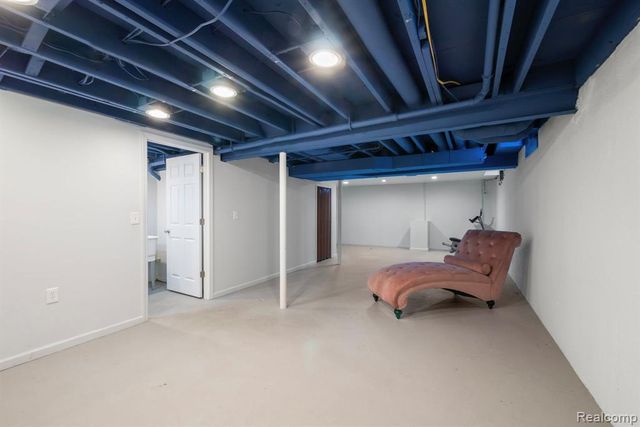 12800 S Daily Drive, Sterling Heights, MI 48313