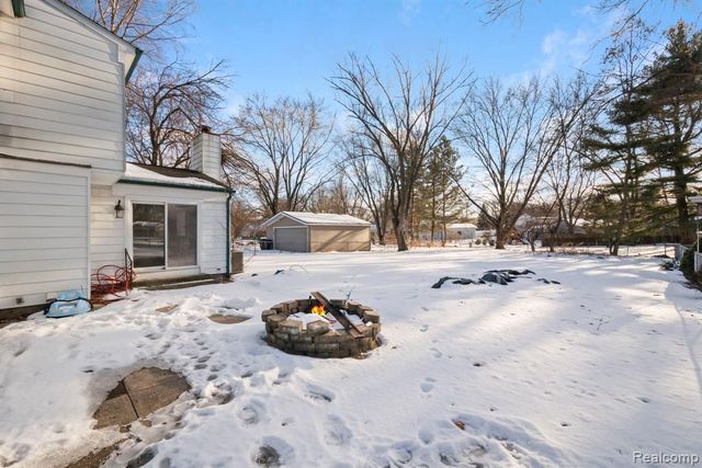 12800 S Daily Drive, Sterling Heights, MI 48313