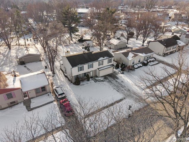 12800 S Daily Drive, Sterling Heights, MI 48313