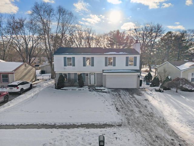 12800 S Daily Drive, Sterling Heights, MI 48313