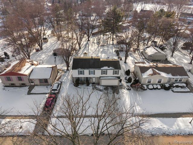 12800 S Daily Drive, Sterling Heights, MI 48313