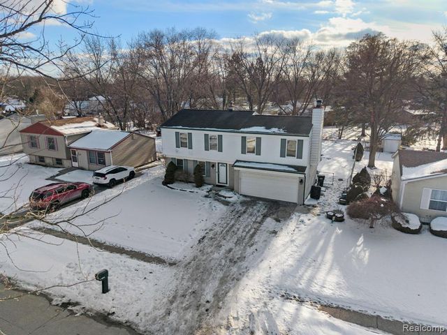 12800 S Daily Drive, Sterling Heights, MI 48313