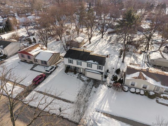 12800 S Daily Drive, Sterling Heights, MI 48313