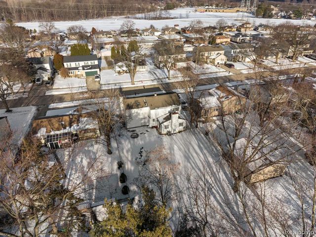 12800 S Daily Drive, Sterling Heights, MI 48313