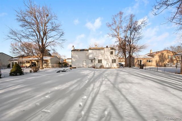 12800 S Daily Drive, Sterling Heights, MI 48313