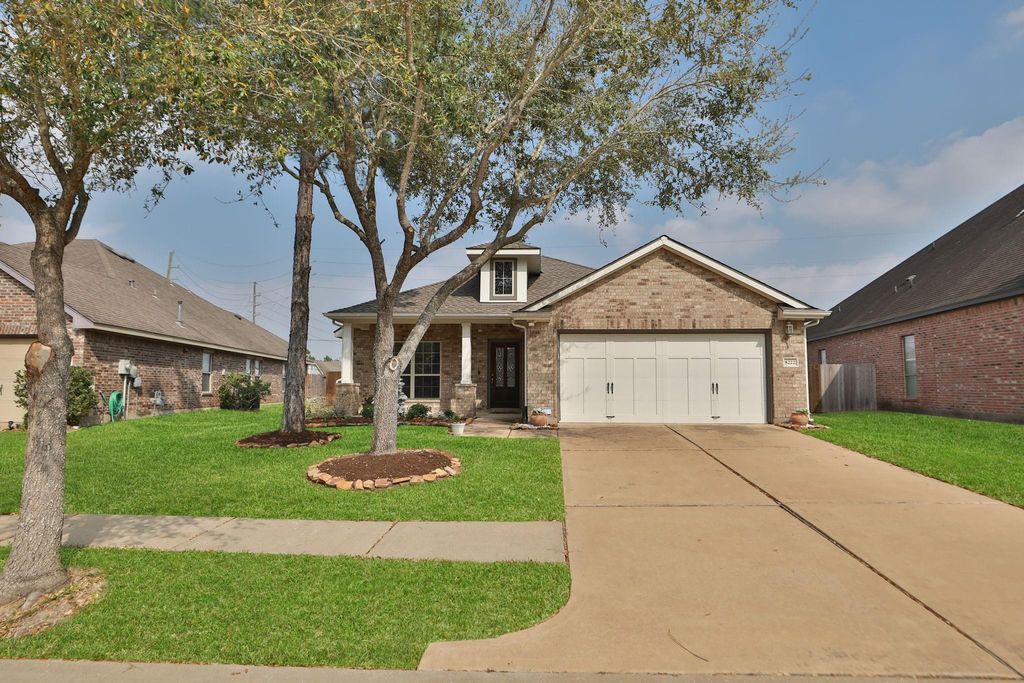 8222 Groveland Hills Drive, Cypress, TX 77433