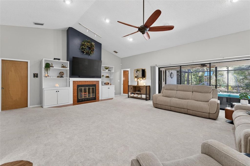 Image 13 of property listing at 23 CHINKAPIN CIRCLE, Homosassa, FL 34446