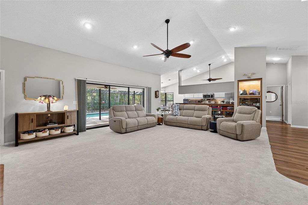 Image 15 of property listing at 23 CHINKAPIN CIRCLE, Homosassa, FL 34446