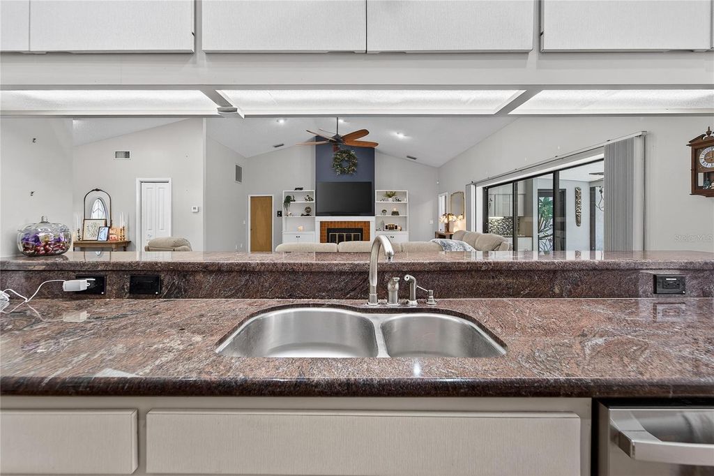 Image 25 of property listing at 23 CHINKAPIN CIRCLE, Homosassa, FL 34446