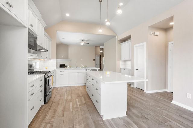 13017 Deep Marine Drive, La Marque, TX 77568