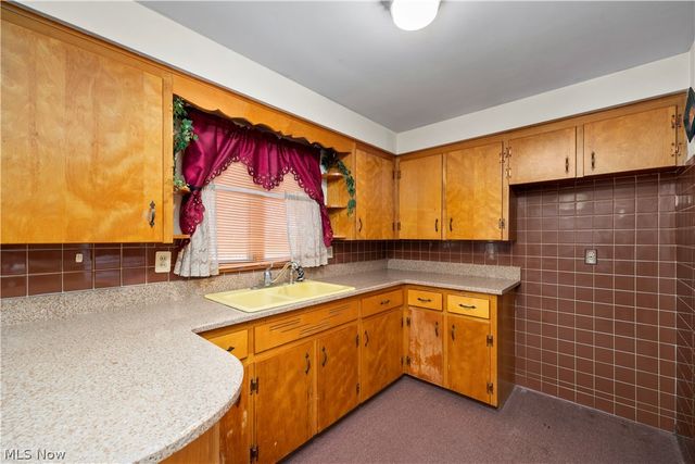 2824 Oberlin Avenue, Lorain, OH 44052