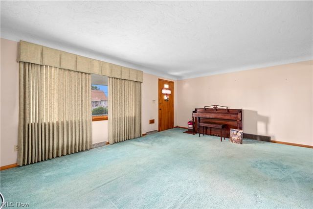 2824 Oberlin Avenue, Lorain, OH 44052