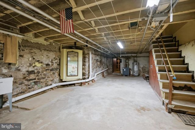 2832 E THOMPSON ST, Philadelphia, PA 19134