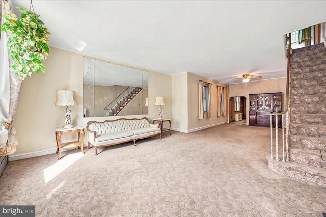 2832 E THOMPSON ST, Philadelphia, PA 19134