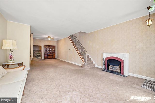 2832 E THOMPSON ST, Philadelphia, PA 19134