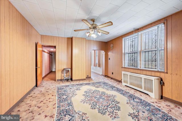 2832 E THOMPSON ST, Philadelphia, PA 19134