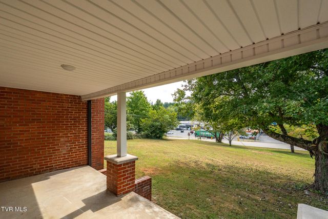 105 Greendale Road, Johnson City, TN 37601