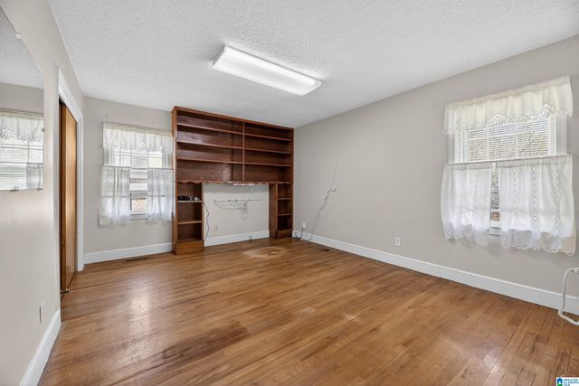 902 6TH STREET NE, Jacksonville, AL 36265