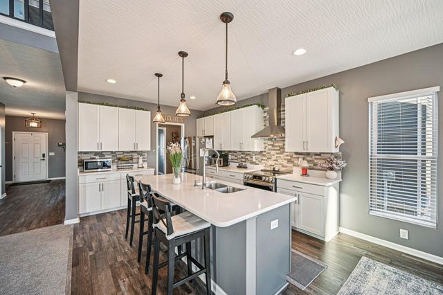 427 Bethpage Boulevard, Commercial Point, OH 43116