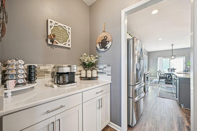 427 Bethpage Boulevard, Commercial Point, OH 43116