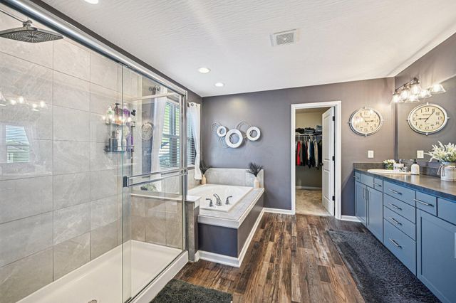 427 Bethpage Boulevard, Commercial Point, OH 43116