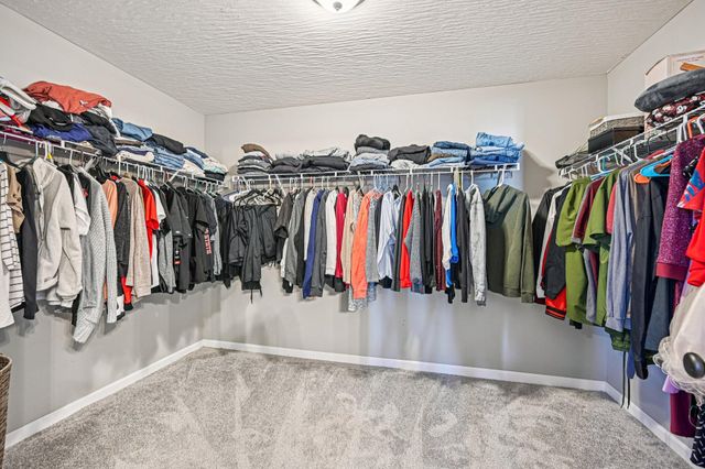 427 Bethpage Boulevard, Commercial Point, OH 43116