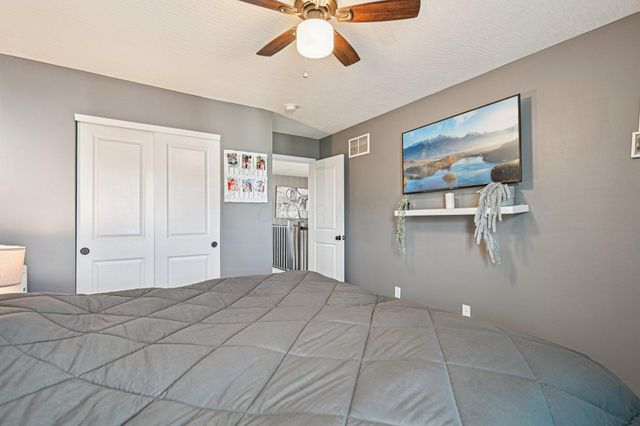 427 Bethpage Boulevard, Commercial Point, OH 43116