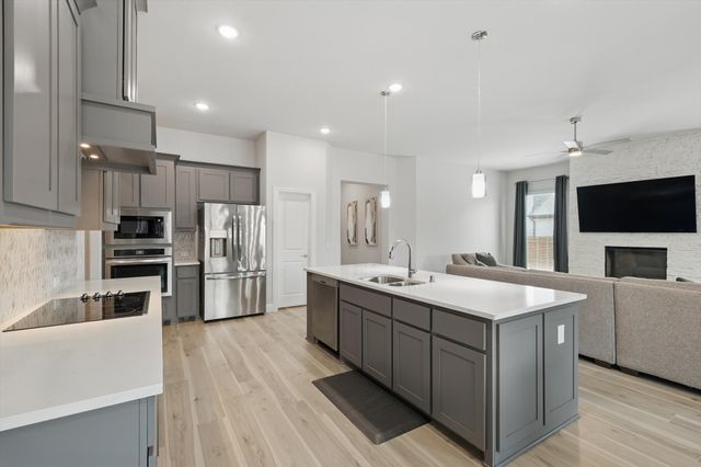 4813 Nomad Drive, Midlothian, TX 76065