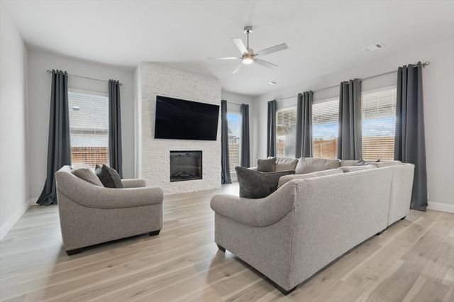 4813 Nomad Drive, Midlothian, TX 76065