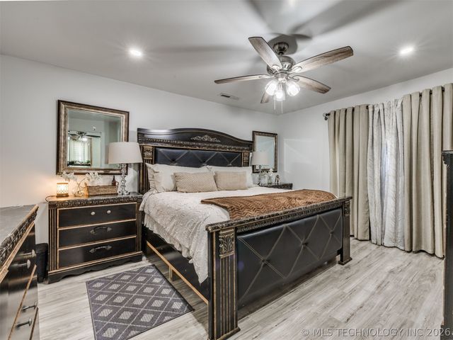 1712 E 71st Street N, Tulsa, OK 74130