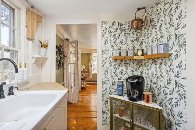4 North Pine Street 2, Salem, MA 01970