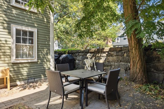 4 North Pine Street 2, Salem, MA 01970