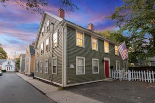 4 North Pine Street 2, Salem, MA 01970