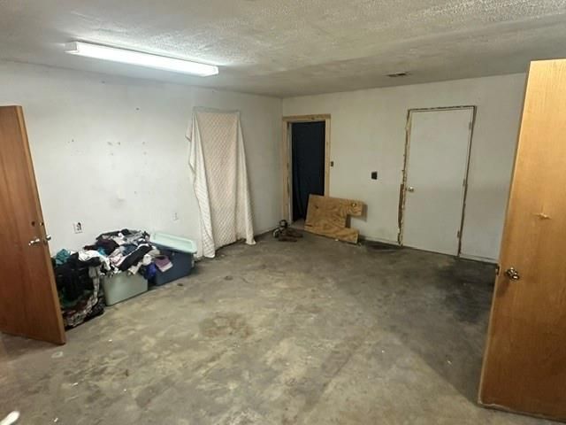 1329 W Allison Street, Nevada, MO 64772