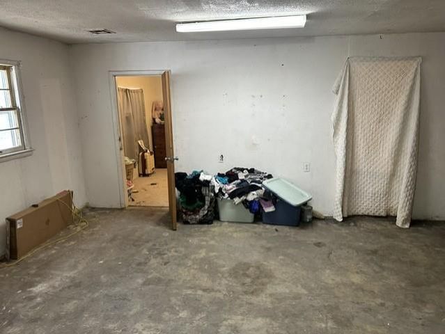 1329 W Allison Street, Nevada, MO 64772